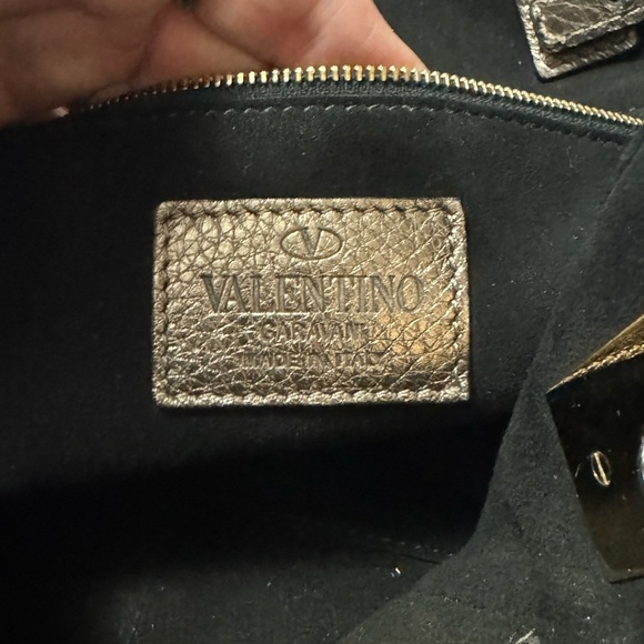 Valentino Bronze Leather Tote Bag with Spacious Interioa - Picture 7 of 15